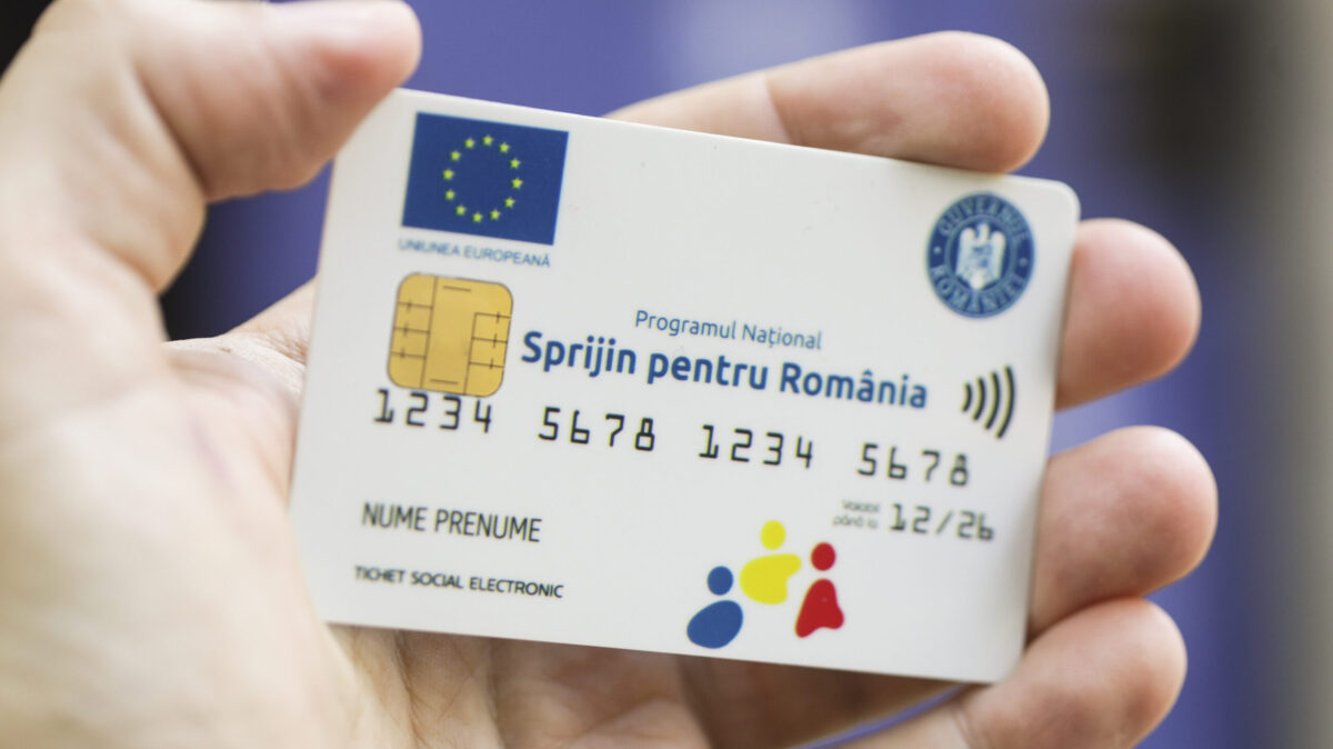 Se dau vouchere pentru alimente în 2025. Când intră banii pe cardurile sociale pentru alimente
