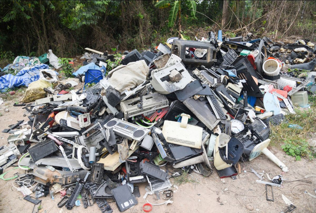 Cum puteți să reciclați telefoanele, televizoarele și computerele vechi și uzate