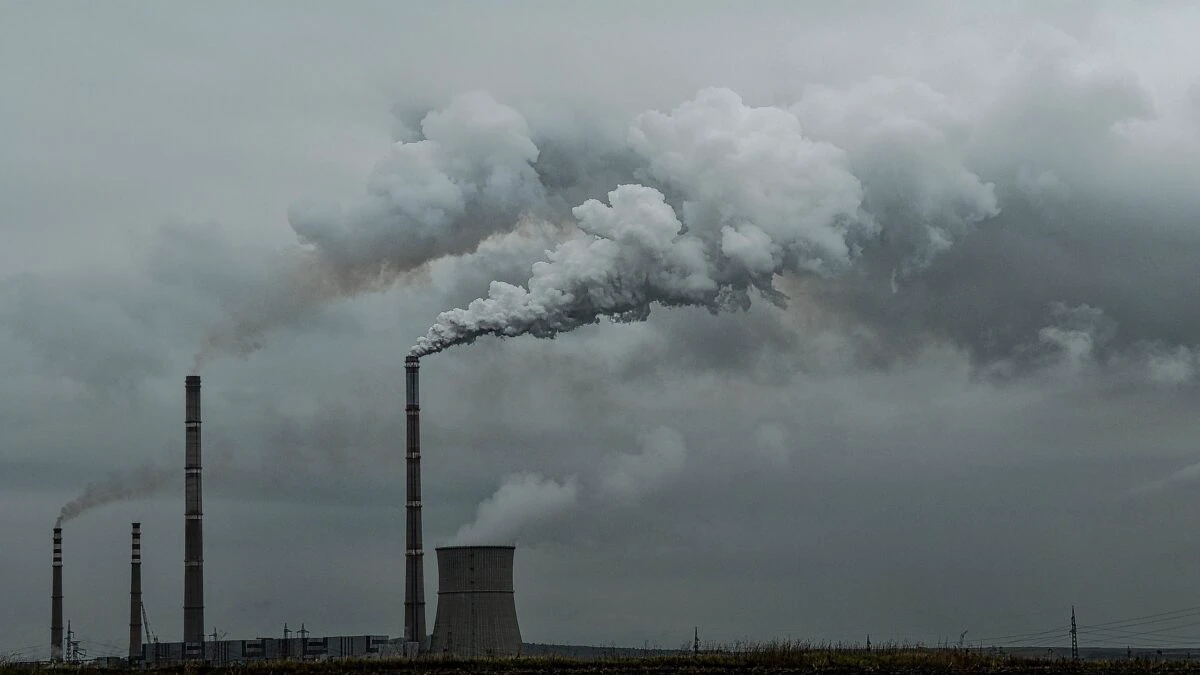 Cum lucrează industriile cu emisii mari pentru decarbonizare
