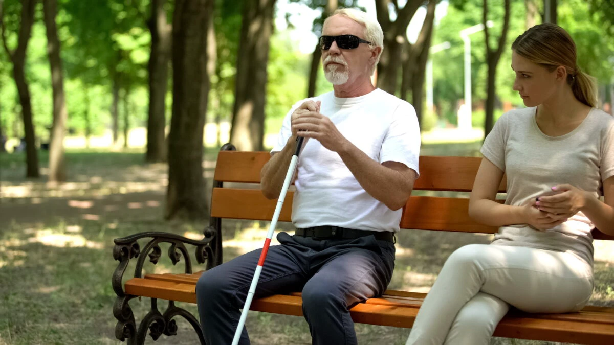 Sprijin important pentru persoanele cu dizabilități. Aplicația SeeYou conectează nevăzători cu ghizi