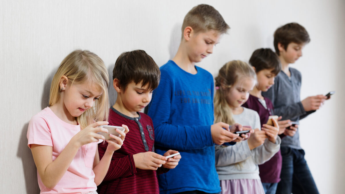 Telefoanele mobile, complet interzise. Decizie oficială. Nu mai sunt permise: O schimbare a legii