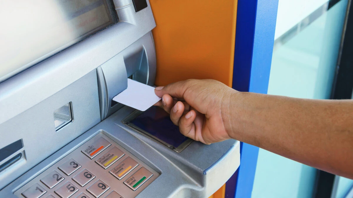 Decizie pentru cei care retrag cash de la ATM. Schimbare totală la bancomate. Intră în vigoare din 28 iunie