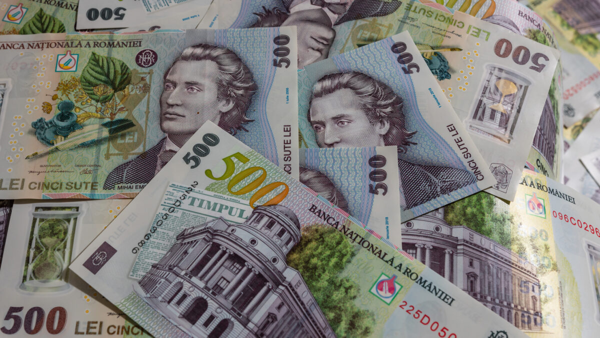 Guvernul schimbă legea banilor. Decizie pentru românii care au numerar. Cum vor plăti din 2025 cei cu bani cash