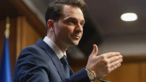 Sebastian Burduja