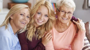 femei, pensionare, pensii, familie